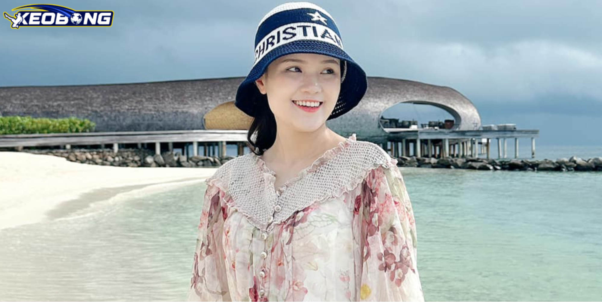 Vợ cầu thủ Duy Mạnh - Quỳnh Anh có phong cách khá kín đáo và nhẹ nhàng